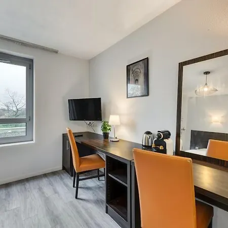 Zenbnb / Cityzen / Pied Du Tram / Frontiere Suisse
