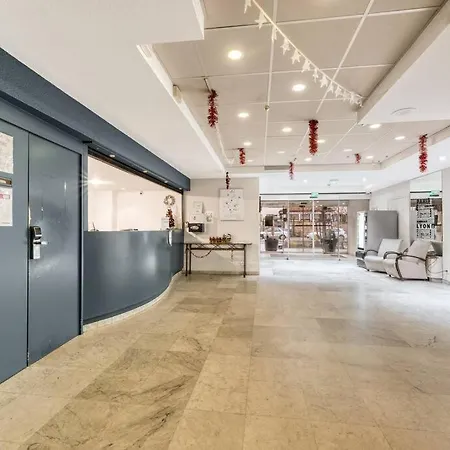 Zenbnb / Cityzen / Pied Du Tram / Frontiere Suisse * Gaillard
